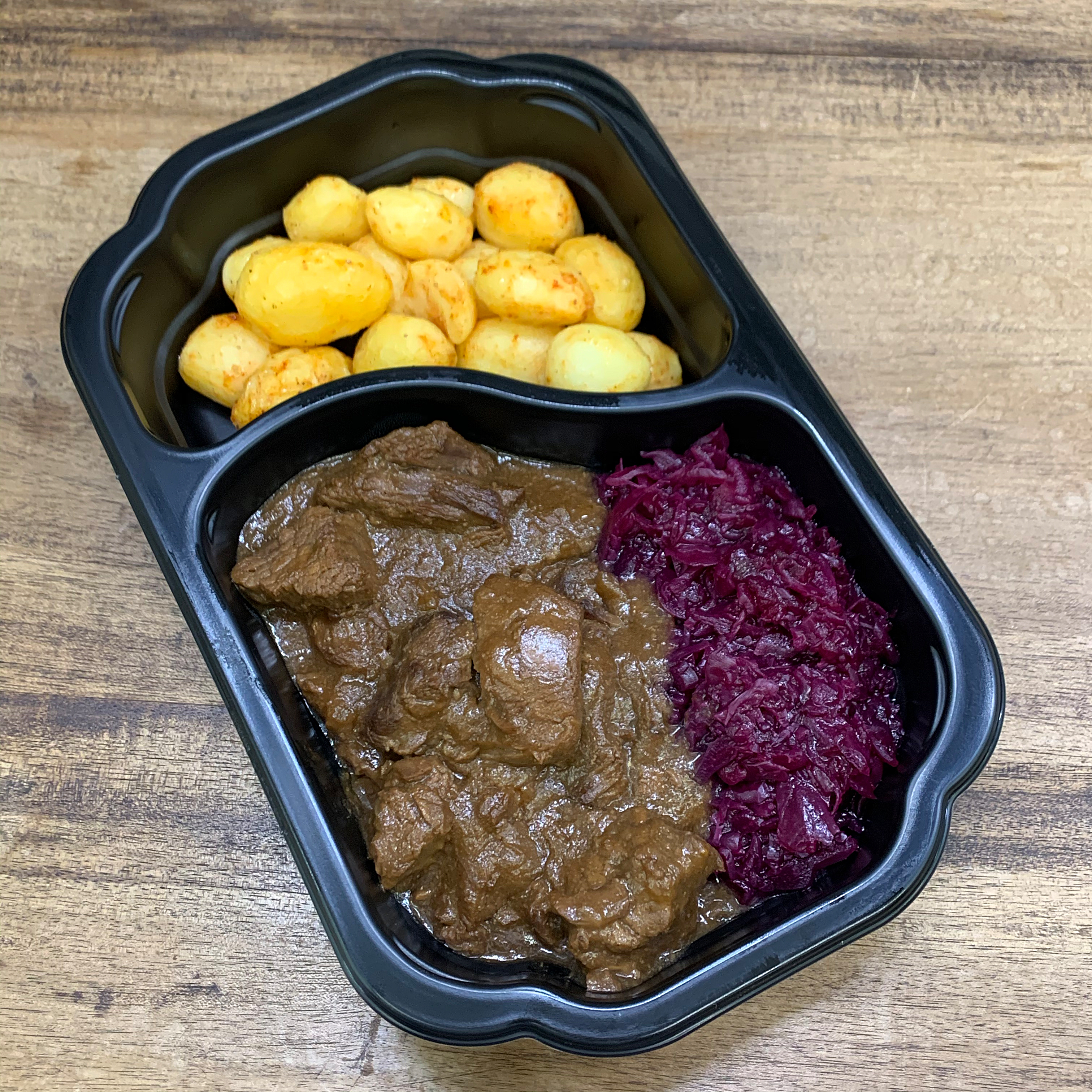Stoofvlees met rode kool en patatjes